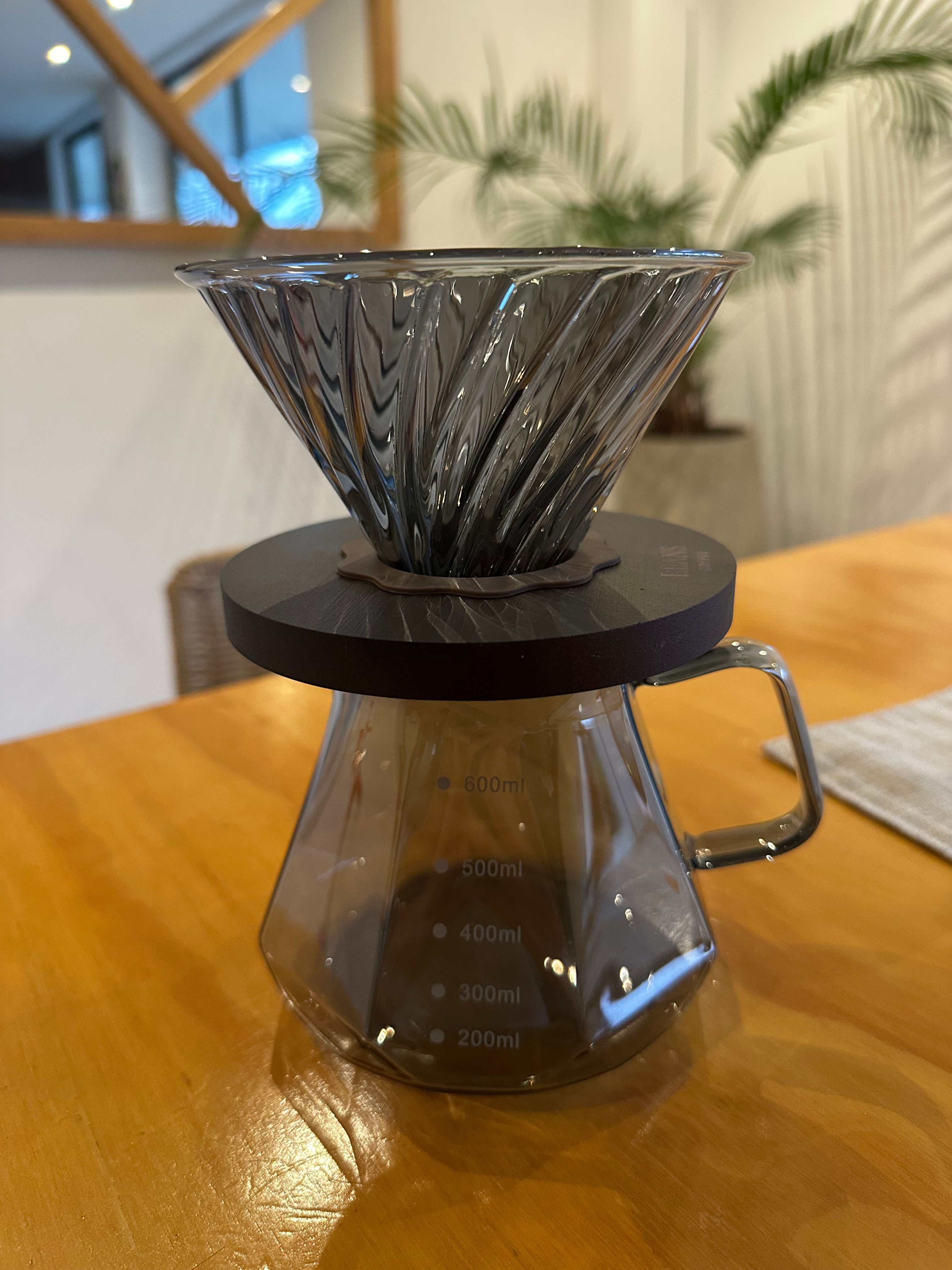 Kit Barista V60 PRO: Dripper, Filtros, Gramera, Tetera, Jarra
