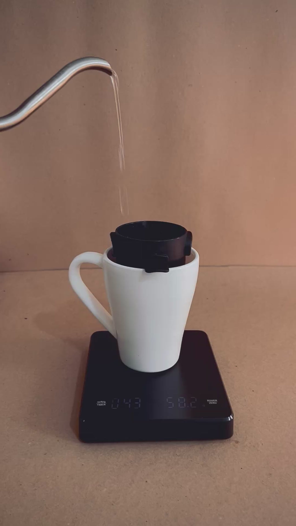 DIGITAL COFFEE SCALE WITH AUTO-TIMER AND MAT